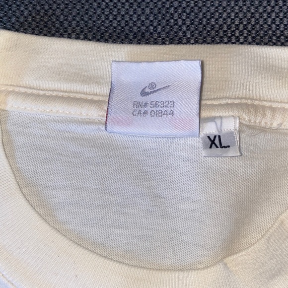 RETRO NIKE XL TEE SHIRT - Picture 5 of 6